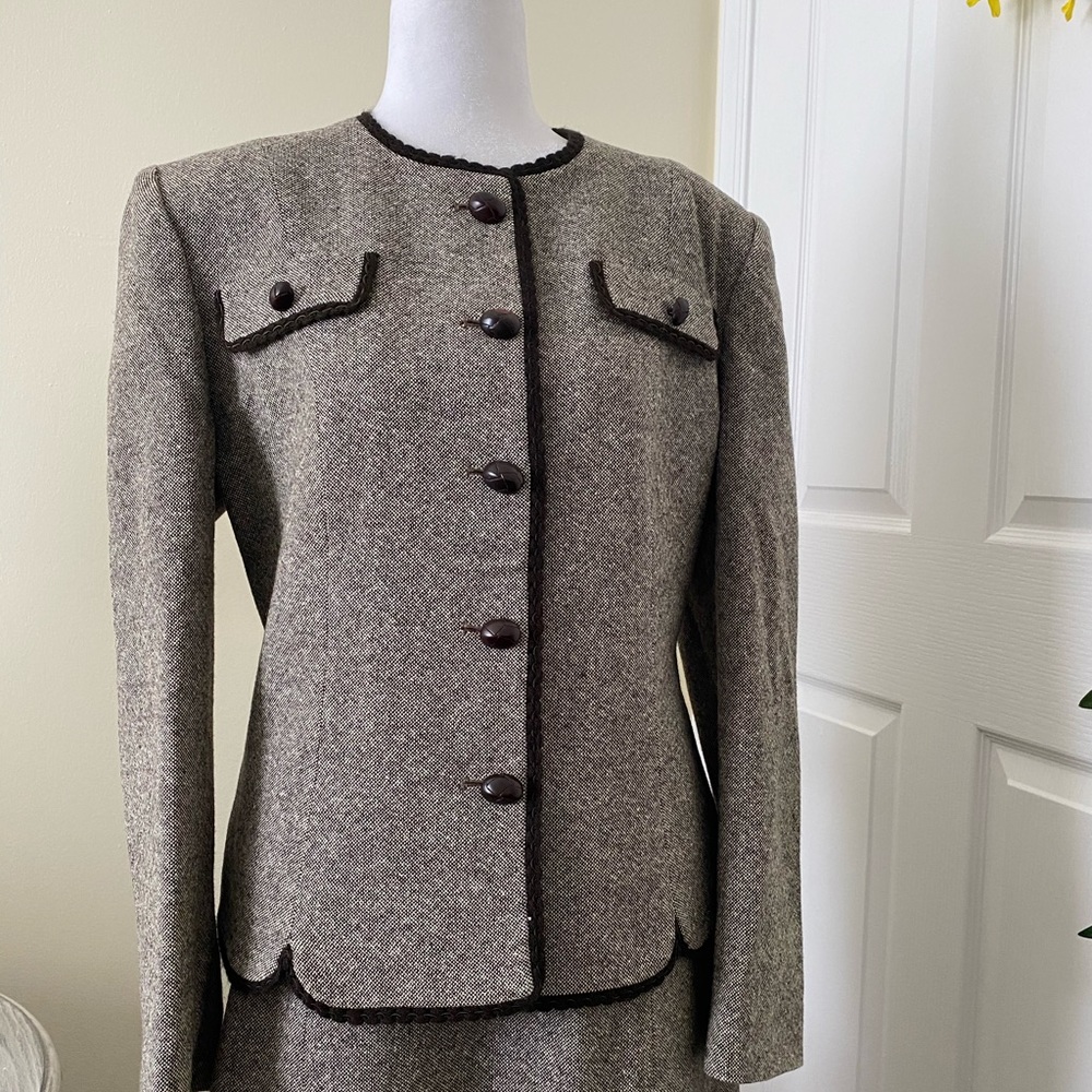 Vintage suit size 14